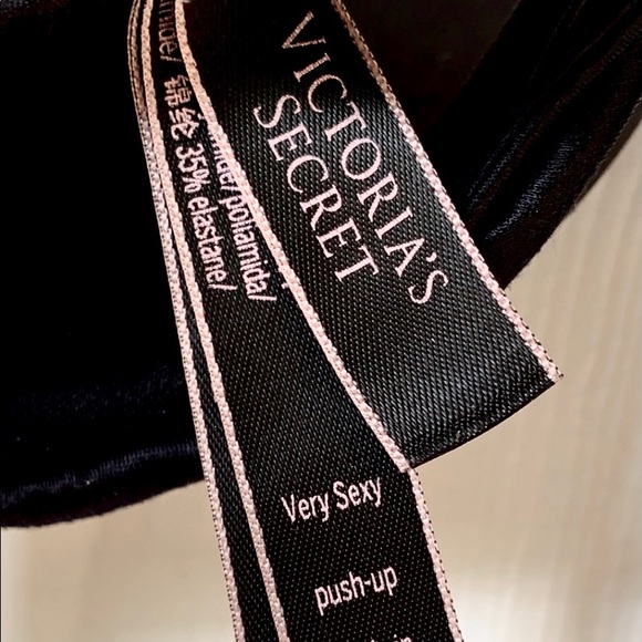 Victoria’s Secret Push-Up Bra Size 32C - Picture 6 of 7